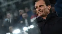 Pelatih Juventus, Massimiliano Allegri, menyebut peluang timnya untuk melaju ke semifinal menipis karena kebobolan tiga gol pada leg pertama melawan Real Madrid di Allianz Stadium. (AFP/Marco Bertorello)