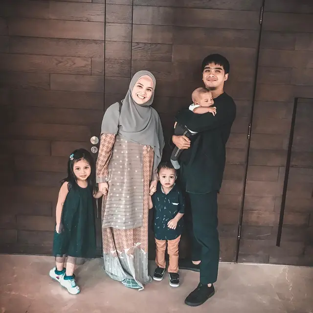 [Fimela] Keluarga Ricky Harun