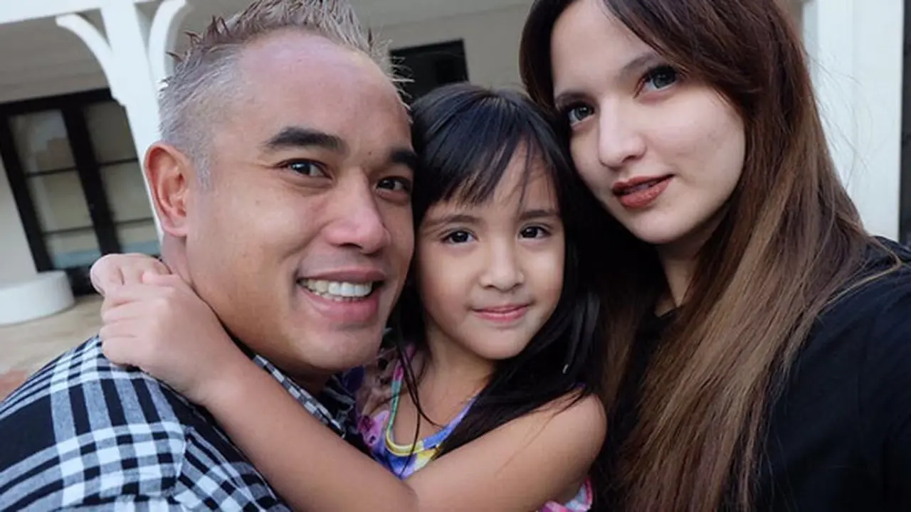 Nia Ramadhani dan suami, Ardi Bakrie