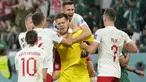 Piala Dunia 2022 hampir merampungkan seluruh laga pada matchday kedua fase grup. Berbagai momen heroik telah terjadi yang melibatkan para pemain dari 32 negara peserta. Seperti aksi 3 kiper hebat berikut yang mampu menggagalkan ekseksusi penalti hingga mampu menentukan hasil akhir laga yang dijalani. (AP/Aijaz Rahi)
