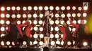 Diva asal Amerika Serikat, Mariah Carey tampil pada acara Himbara Borobudur Shimpony 2018 di Candi Borobudur, Magelang, Selasa (6/11). Mariah Carey tampil elegan dengan tiga kostum yang dikenakannya sepanjang jalannya konser. (Fimela.com/Bambang E.Ros)