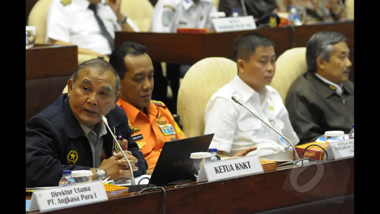 Komisi V Rapat Kerja Bahas Perkembangan AirAsia QZ8501