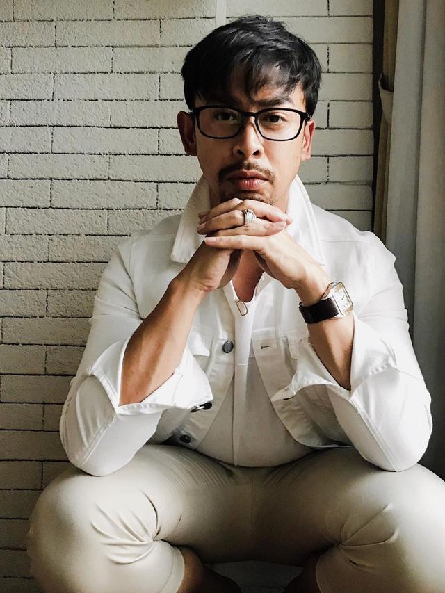 Potret Terbaru Dave Hendrik Juri Idola Cilik (sumber: Instagram/@davehendrik)