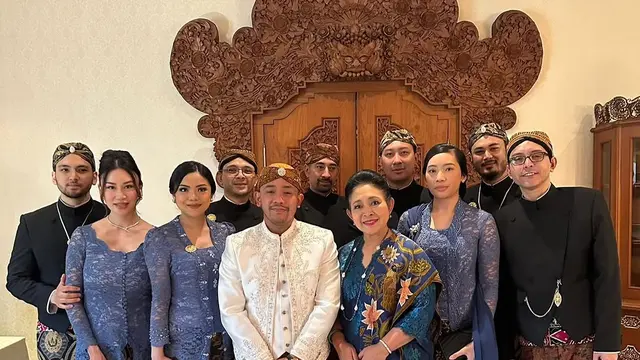 Pernikahan anak Ari Sigit