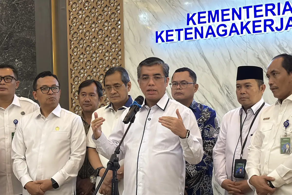 Menteri Ketenagakerjaan (Menaker) Yassierli di Kantor Kemnaker, Rabu, (12/11/2025). (Foto: Liputan6.com/Tira Santia)