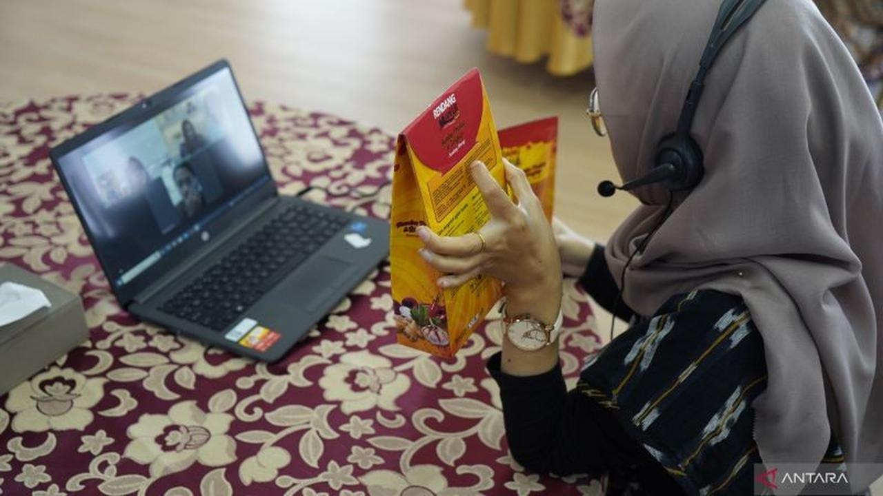 120 UMKM Padang Dibekali Literasi Keuangan Digital, Cegah Penipuan Siber!