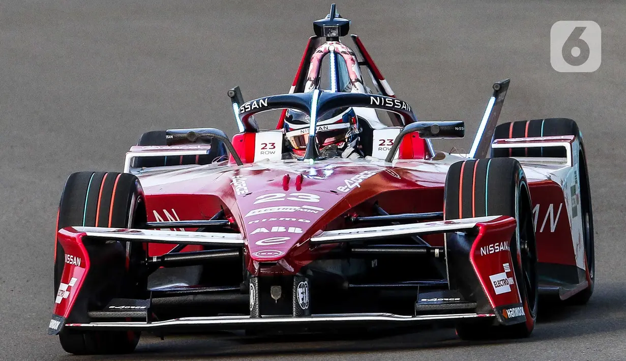 22 pembalap dari 11 tim mewakili 10 negara akan tampil meramaikan putaran ke-12 dari ABB FIA Formula E World Championship musim ke-11. (Liputan6.com/Herman Zakharia)