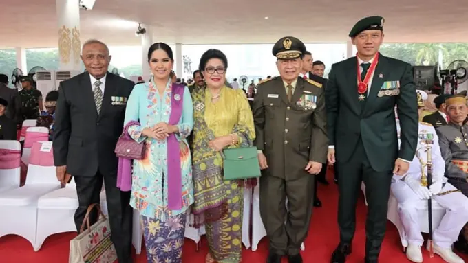 Annisa Pohan tampil menawan dan mencuri perhatian di HUT TNI Ke-79 (Instagram/@agusyudhoyono dan @annisayudhoyono)