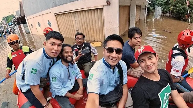 Sebut Rambut Barunya Mirip Nobita, Ini 6 Potret Terbaru Rizal Armada