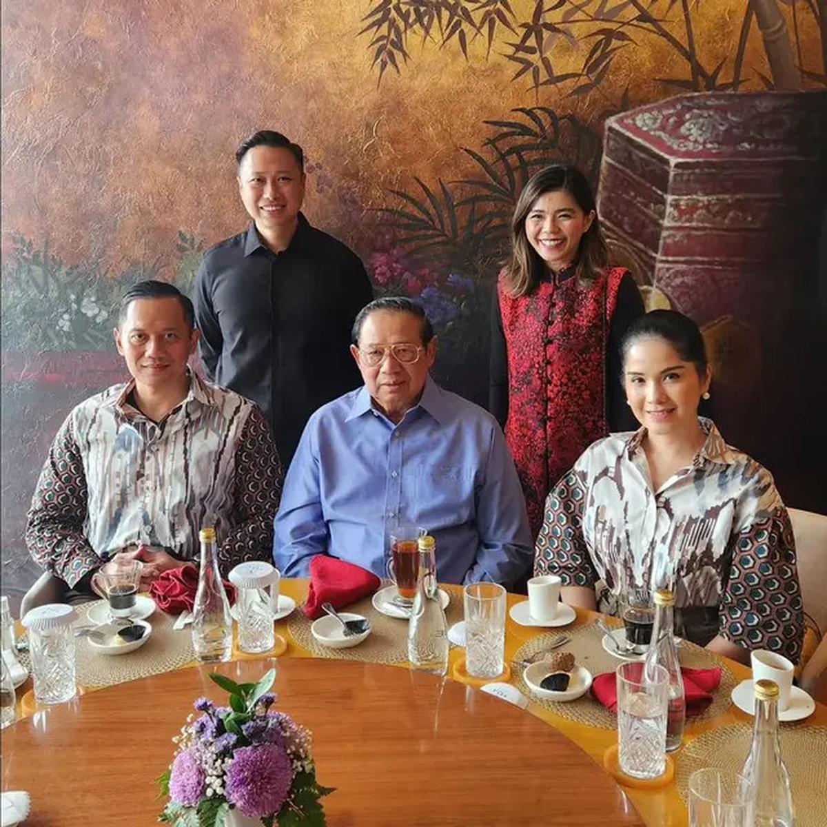 Potret Merry Riana Rayakan Imlek Bareng Keluarga Susilo Bambang Yudhoyono, Penuh Kehangatan