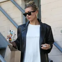 Hailey Baldwin beri dukungan untuk Selena Gomez (FOTO: Splashnews)