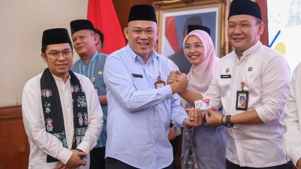 Tahukah Anda? 2.631 Kartu Gratis Transjakarta Jakut Dibagikan, Siap Mudahkan Mobilitas Warga!