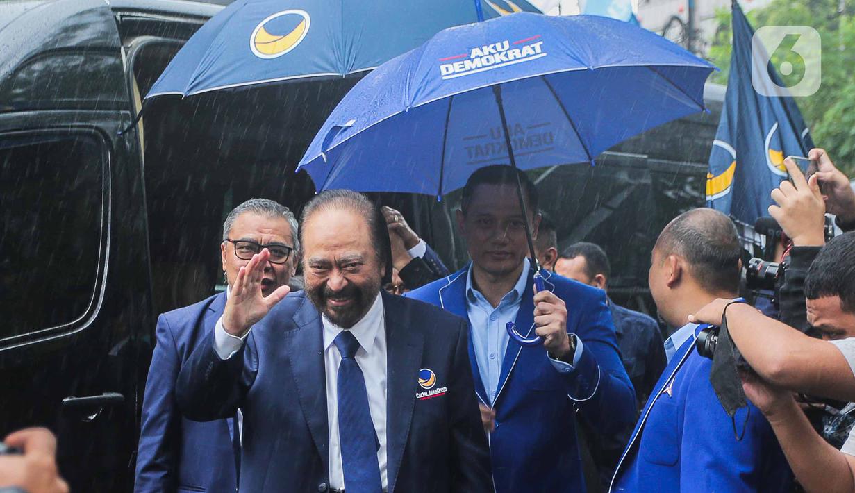 Ketua Umum Partai Demokrat Agus Harimurti Yudhoyono (AHY) menerima kunjungan Ketua Umum Partai NasDem Surya Paloh di DPP Partai Demokrat, Jakarta, Rabu (22/2/2023). Dalam pertemuan tertutup tersebut, AHY menyampaikan harapannya terhadap Koalisi Perubahan dan memastikan Koalisi Perubahan saat ini sudah berada pada tahap finalisasi. (Liputan6.com/Faizal Fanani)