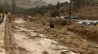 Banjir bandang di kota tua Petra di Yordania terjadi pada Minggu (4/5/2025). (X/Firil Center For Studies FCFS Berlin
@FirilFor