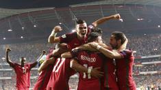 Para pemain Portugal merayakan gol yang dicetak oleh André Silva ke gawang Swiss pada laga kualifikasi Piala Dunia di Stadion Luz, Selasa (10/10/2017). Portugal menang 2-0 atas Swiss. (AP/Armando Franca)
