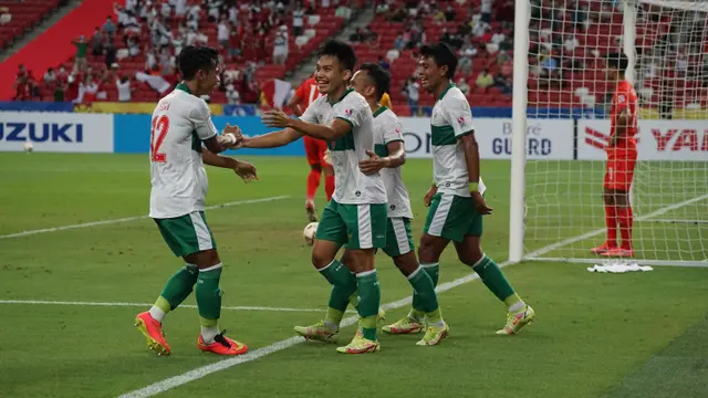 Timnas Indonesia ketika melawan Timnas Singapura di Piala AFF 2020.