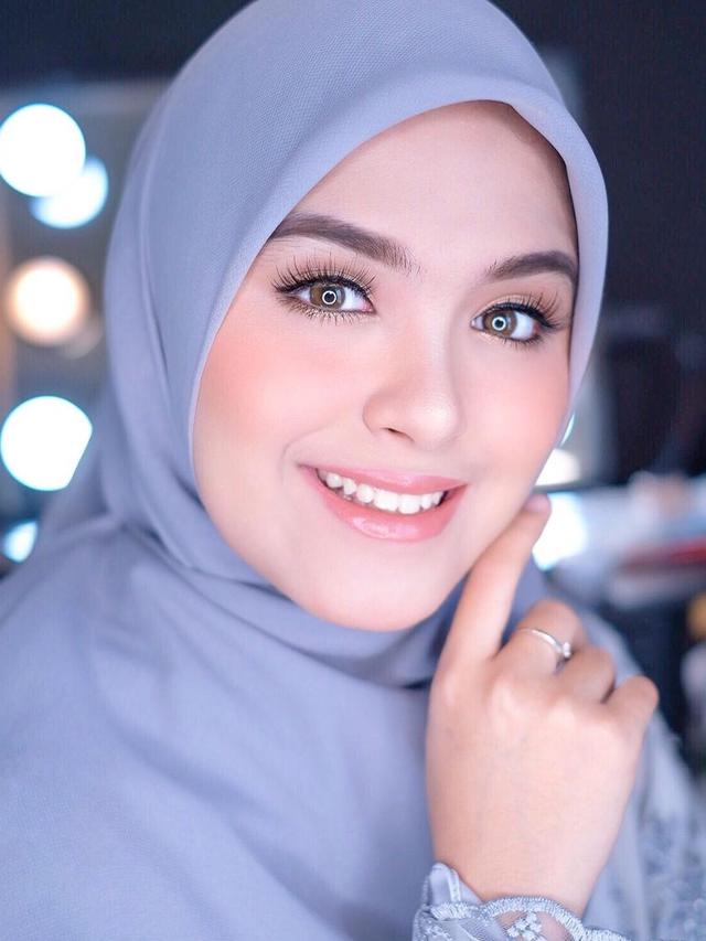 Vebby Palwinta, Si Cantik Mantan Baim Wong yang Semakin Memesona
