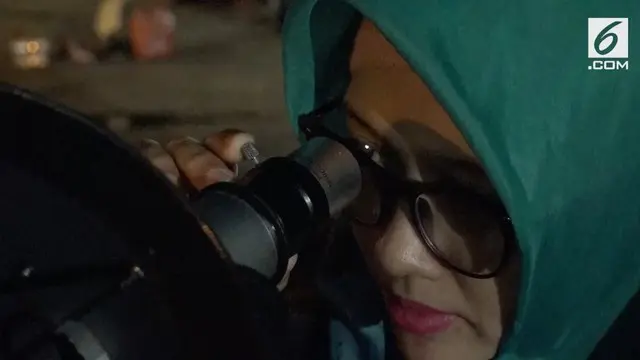VIDEO: Antusiasme Warga Jember Berburu Supermoon