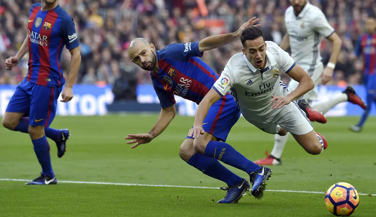 5. Javier Mascherano - Bek Argentina ini sudah memasuki usai senja. Untuk bisa bersaing, Barcelona membutuhkan pemain bertahan yang lebih bugar dan memiliki kecepatan. (AFP/Lluis Gene)