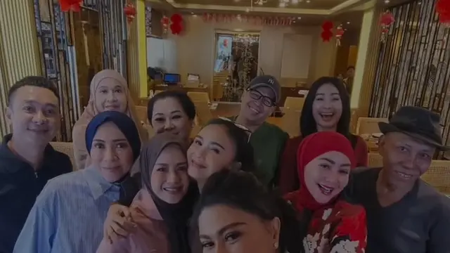 Arisan Geng Artis Yuni Shara di Awal Tahun. (instagram/yunishara36)