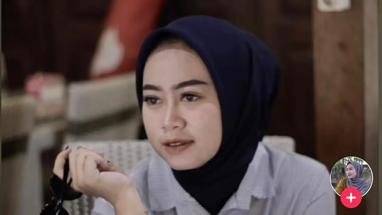 Lia Nur Safitri dengan Gus Iqdam (TikTok @Liaasaff_)