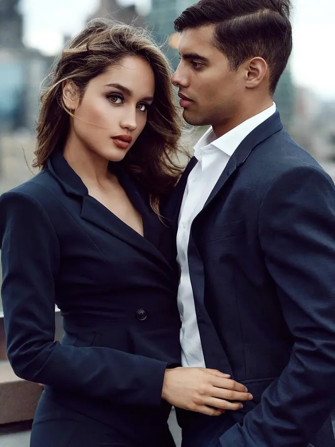 [Fimela] Cinta Laura