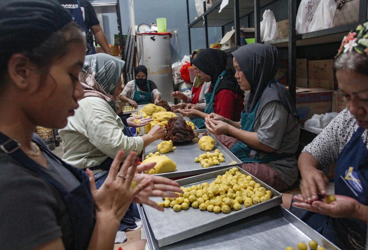 FOTO: Produksi Kue Lebaran Kampung Nastar Meningkat Jelang Lebaran