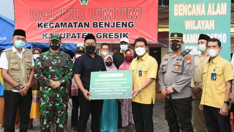 Petrokimia Gresik  salurkan1.972 paket sembako untuk korban banjir di Kabupaten Gresik.