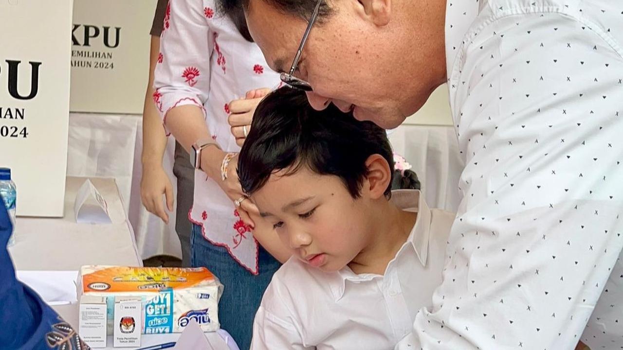 Momen Ahok & Keluarga Nyoblos saat Pilkada Serentak