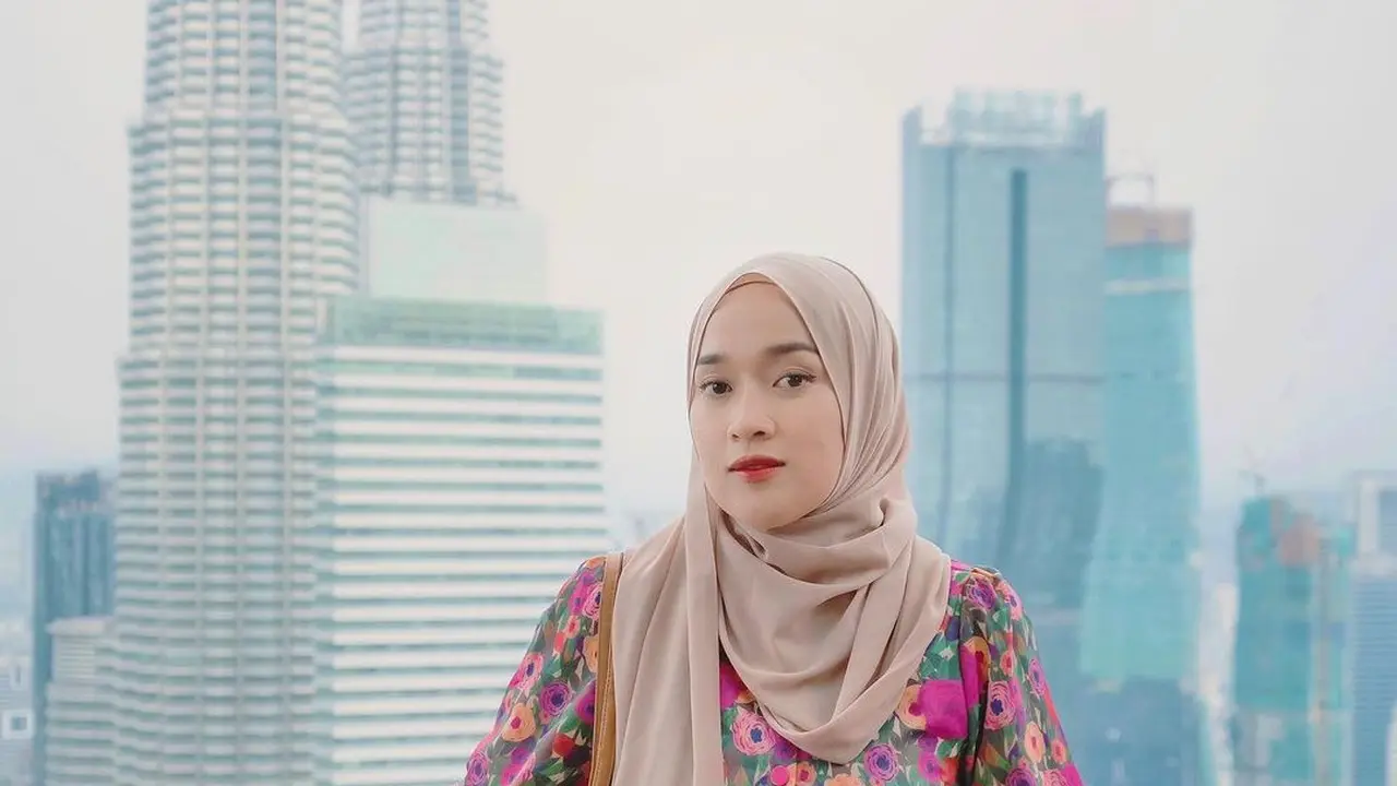 6 Artis Ini Setia Berhijab dan Tidak Ubah Penampilan Usai Cerai, Banjir Pujian