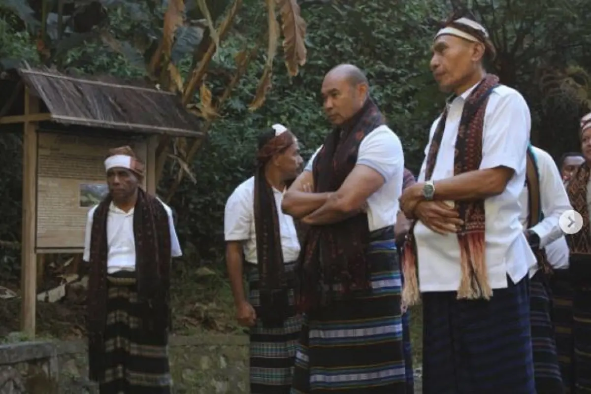 Pria Kota Ende