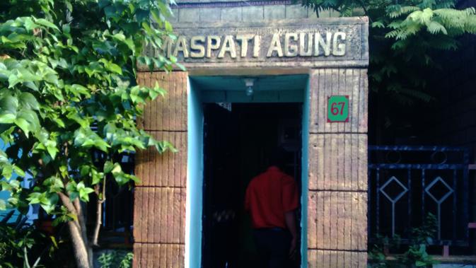 Rumah juru kunci makam di Lawas Maspati, kampung lawas di Kota Surabaya, Jawa Timur. (Liputan6.com/Dhimas Prasaja)
