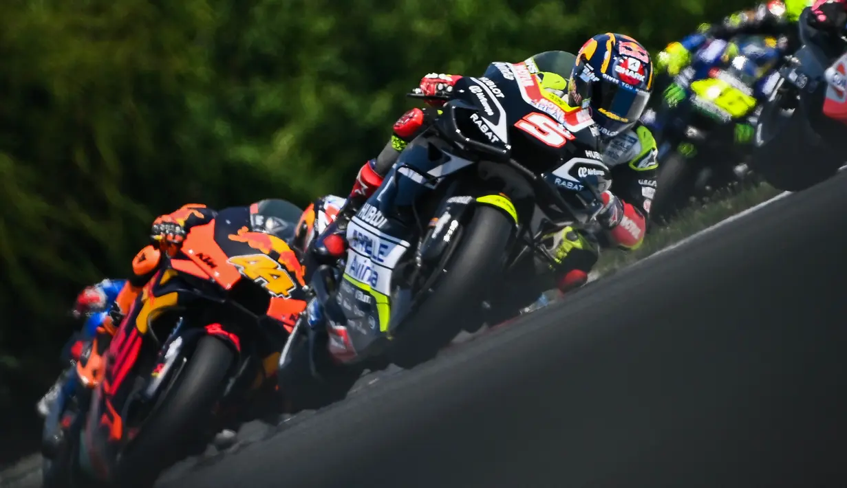 Pembalap Avintia Ducati, Johann Zarco, saat berkasi pada balapan MotoGP Republik Ceska di Sirkuit Brno, Minggu (9/8/2020). Brad Binder menjadi yang tercepat dengan catatan waktu 41 menit 38,764 detik. (AFP/Joe Klamar)