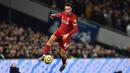 Trent Alexander-Arnold - Bek kanan Liverpool ini tampil sangat apik saat laga melawan Barcelona di semi final Liga Champions 2018/2019. Kehebatannya dalam momen sepak pojok saat menghadapi Barcelona musim lalu menjadi penentu langkah The Reds ke final. (AFP/Glyn Kirk)