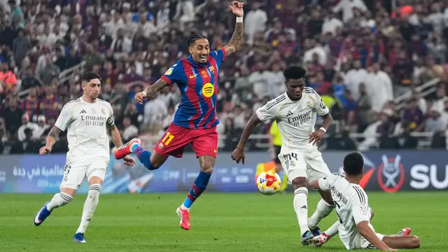 Foto: Penampilan Gemilang Raphinha Bawa Barcelona Tumbangkan Real Madrid dan Kunci Gelar Juara Piala Super Spanyol 2026