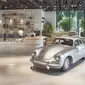 Porsche Studio di Singapura tawarkan pengalaman unik.