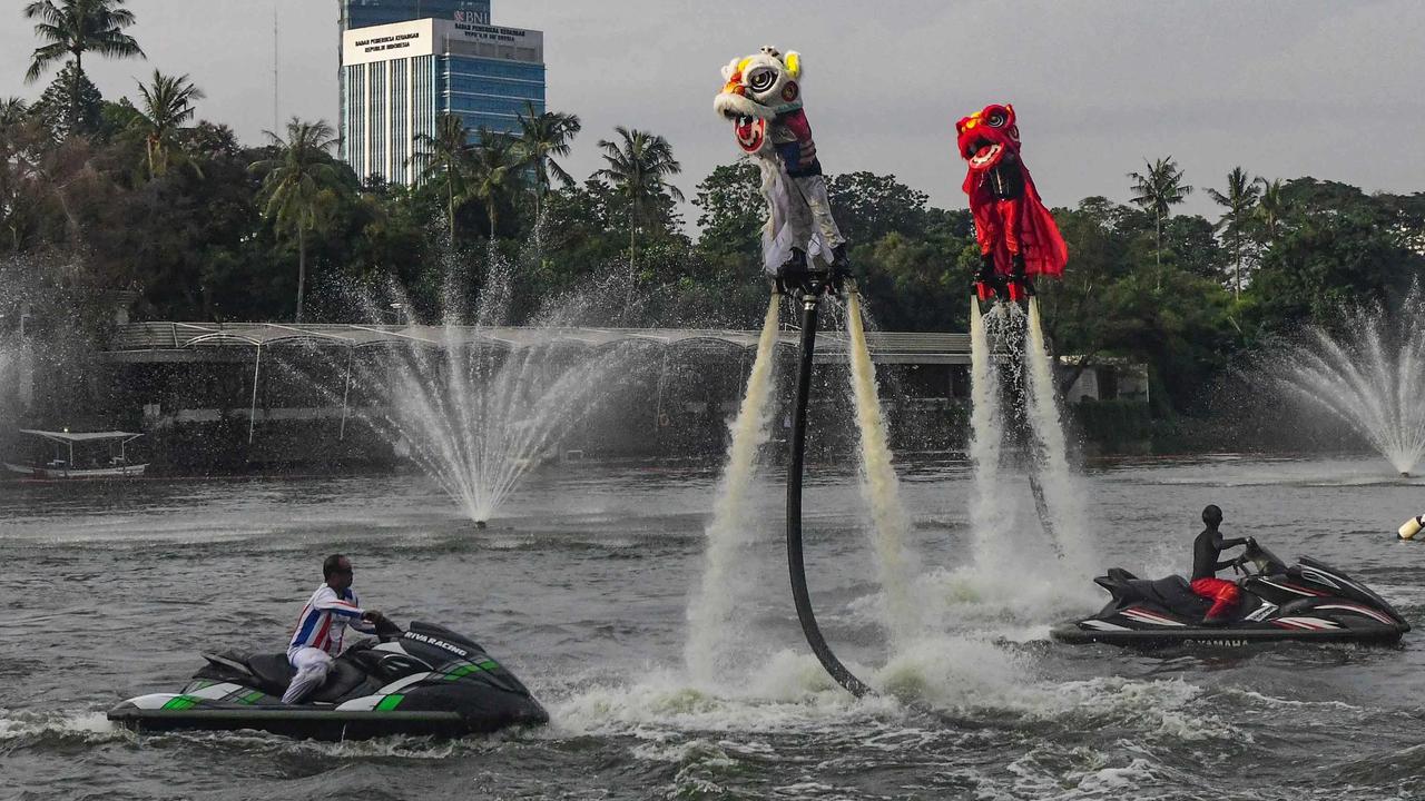FOTO: Aerial Lion Dance Semarakkan Festival Imlek Jakarta 2026