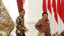 Presiden Joko Widodo (Jokowi) bersama Wapres Jusuf Kalla usai pertemuan bersama pimpinan lembaga negara di Istana Merdeka, Jakarta, Selasa (14/3). Selain MPR dan DPR, hadir juga pimpinan DPD, MK, MA serta Komisi Yudisial. (Liputan6.com/Angga Yuniar)