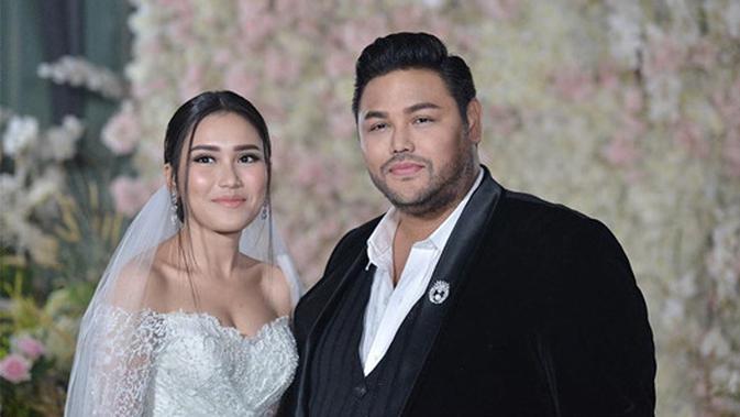 Ivan Gunawan Punya Cincin Berlian Kembaran Dengan Ayu Ting Ting Lifestyle Liputan6 Com