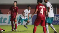 Kafiatur Rizky yang bermain sangat apik dalam pertandingan penting ini berhasil menjebol gawang Timnas Vietnam U-16 pada menit ke-45+2. (Bola.com/Bagaskara Lazuardi)