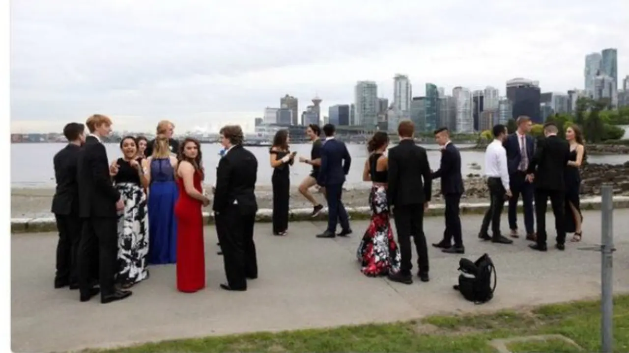 PM Kanada Justin Trudeau jadi Photobomb