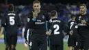 Kapten Real Madrid, Sergio Ramos memberikan salam usai membobol gawang Leganes pada lanjutan La Liga Santander di Butarque stadium, Leganes, (21/2/2018). Real Madrid menang 3-1.  (AP/Francisco Seco)