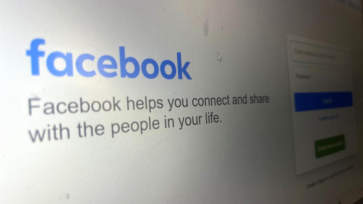 DPR Soroti Grup Facebook 'Keluarga Terlarang': Bukan Sekadar Pelanggaran Teknologi, tapi Krisis Moral!