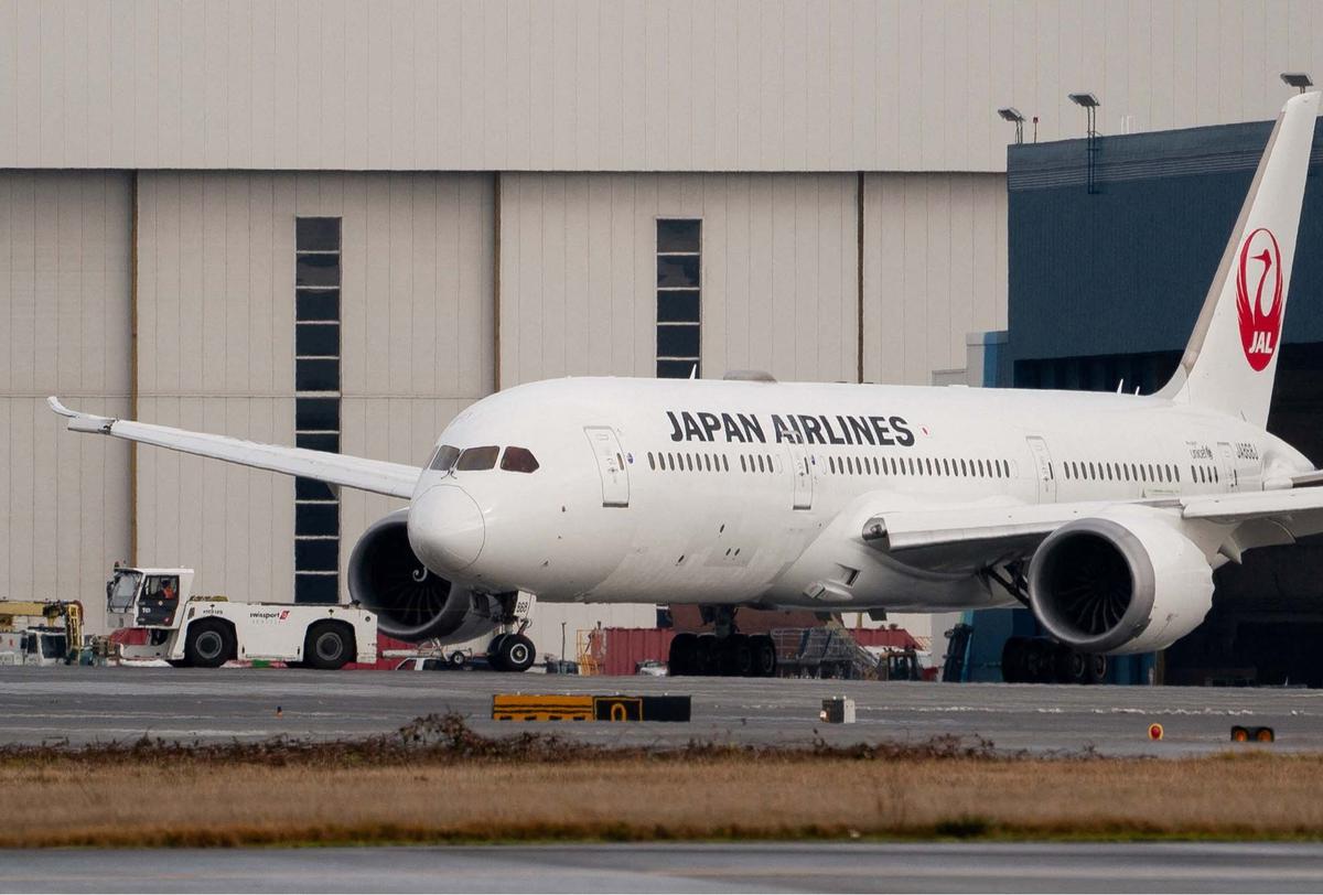 Sayap Pesawat Japan Airlines Menabrak Ekor Pesawat Delta Airlines di Bandara Seattle