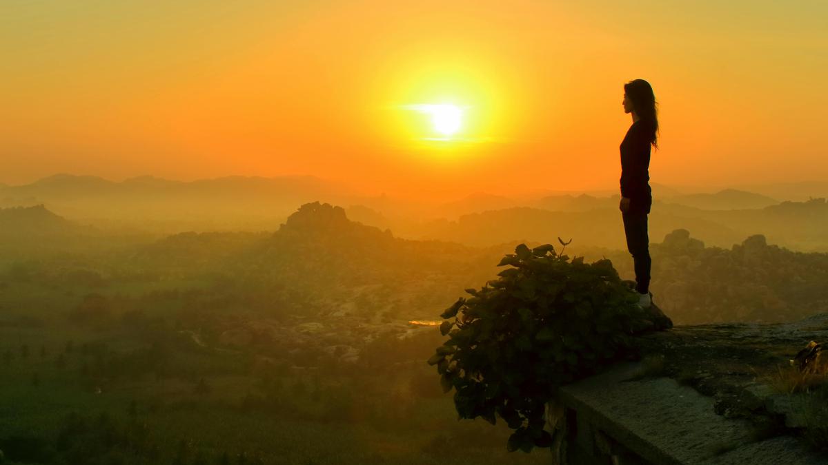 Zodiak yang Paling Butuh Me Time Setelah Terlalu Lama Bersosialisasi!