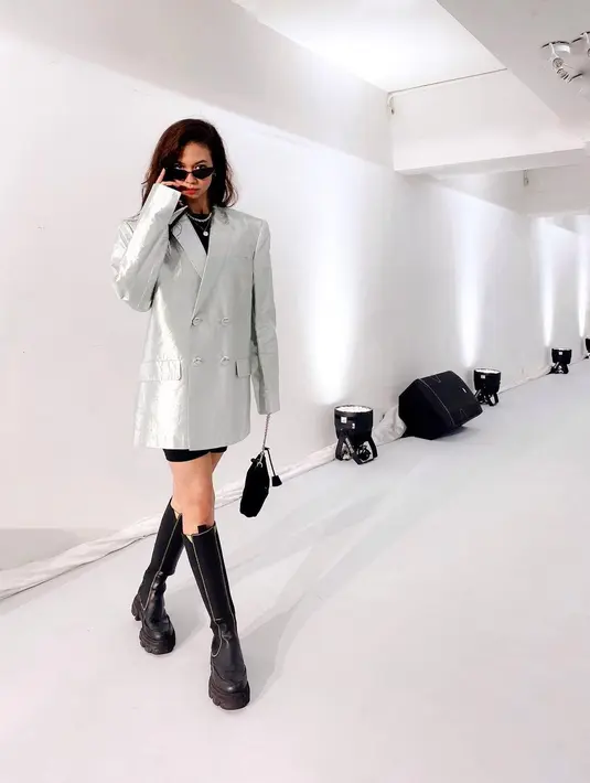 Ketika abu-abu dan hitam dicampur dengan benar, mereka memiliki efek yang sangat apik. [Foto: IG/yukikt].