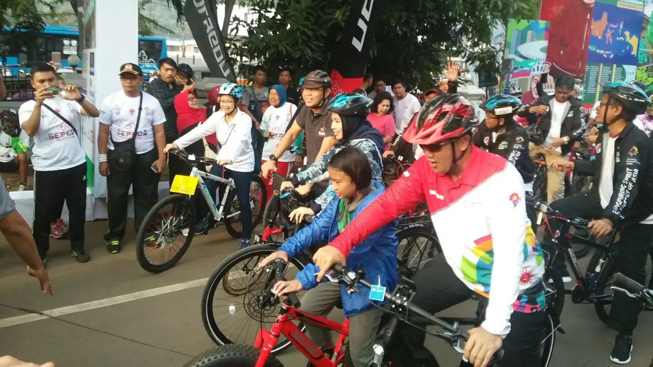 Menpora Imam Nahrawi dalam Sepeda Nusantara 2018