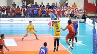 Tim putra TNI AU Electric&nbsp;(merah) menang atas&nbsp;Ganeksa Bumi Karta 3-0&nbsp;(25-27, 25-12, 25-22) pada laga kedua Pul B Livoli Divisi Utama 2025 putaran reguler kedua di GOR Utama Bojonegoro, Rabu (24/9). (foto: PBVSI)