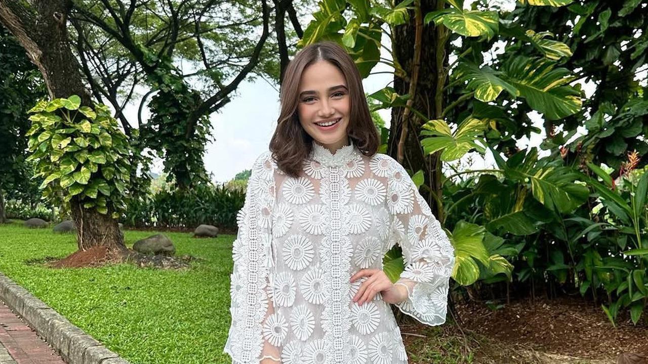Bisa Jadi Inspirasi Tampil Anggun Tanpa Ribet, Intip 5 Potret Menawan Syifa Hadju Kenakan Long Dress