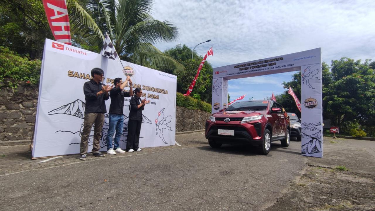 “Daihatsu menutup 2023 dengan pertahankan posisi 2 penjualan otomotif nasional 15 tahun berturut-turut. Semoga capaian ini motivasi kami berikan penawaran dan layanan terbaik ke konsumen.”<br>